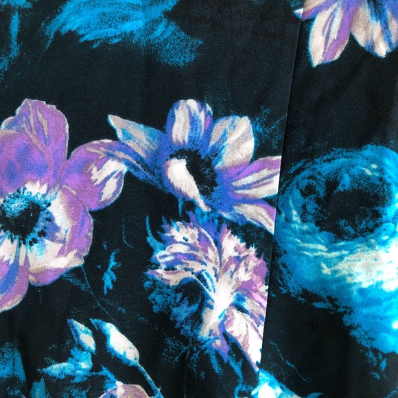 GUESS Chateau Floral Skirt Set NWOT - Picture 11 of 13